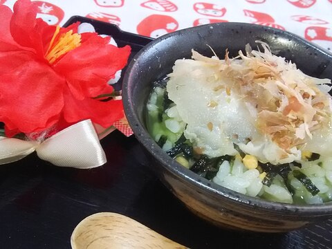 抹茶で風味豊かな鯛茶漬け